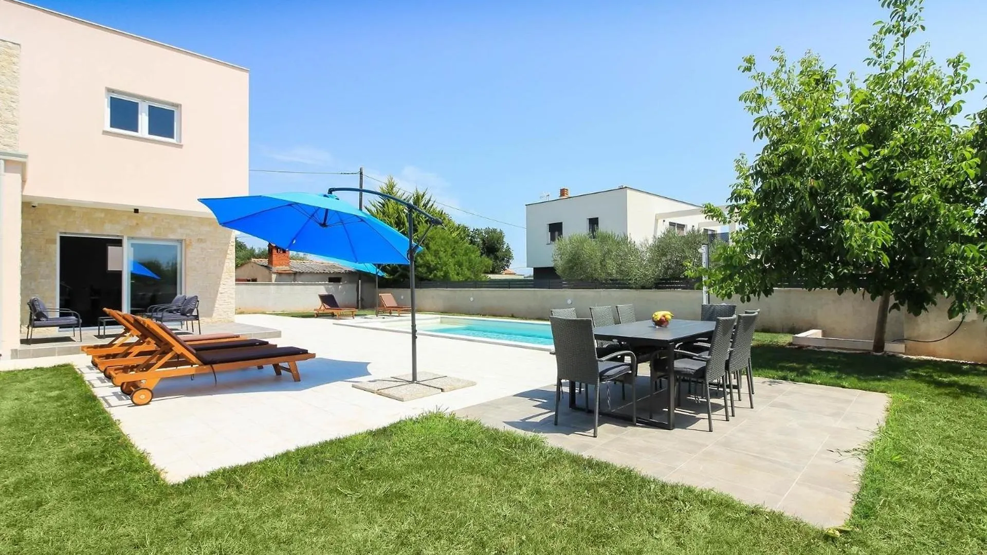 Ferienhaus Mit Privatpool Fuer 10 Personen Ca 220 Qm In Sisan, Istrien Suedkueste Von Istrien Croatia